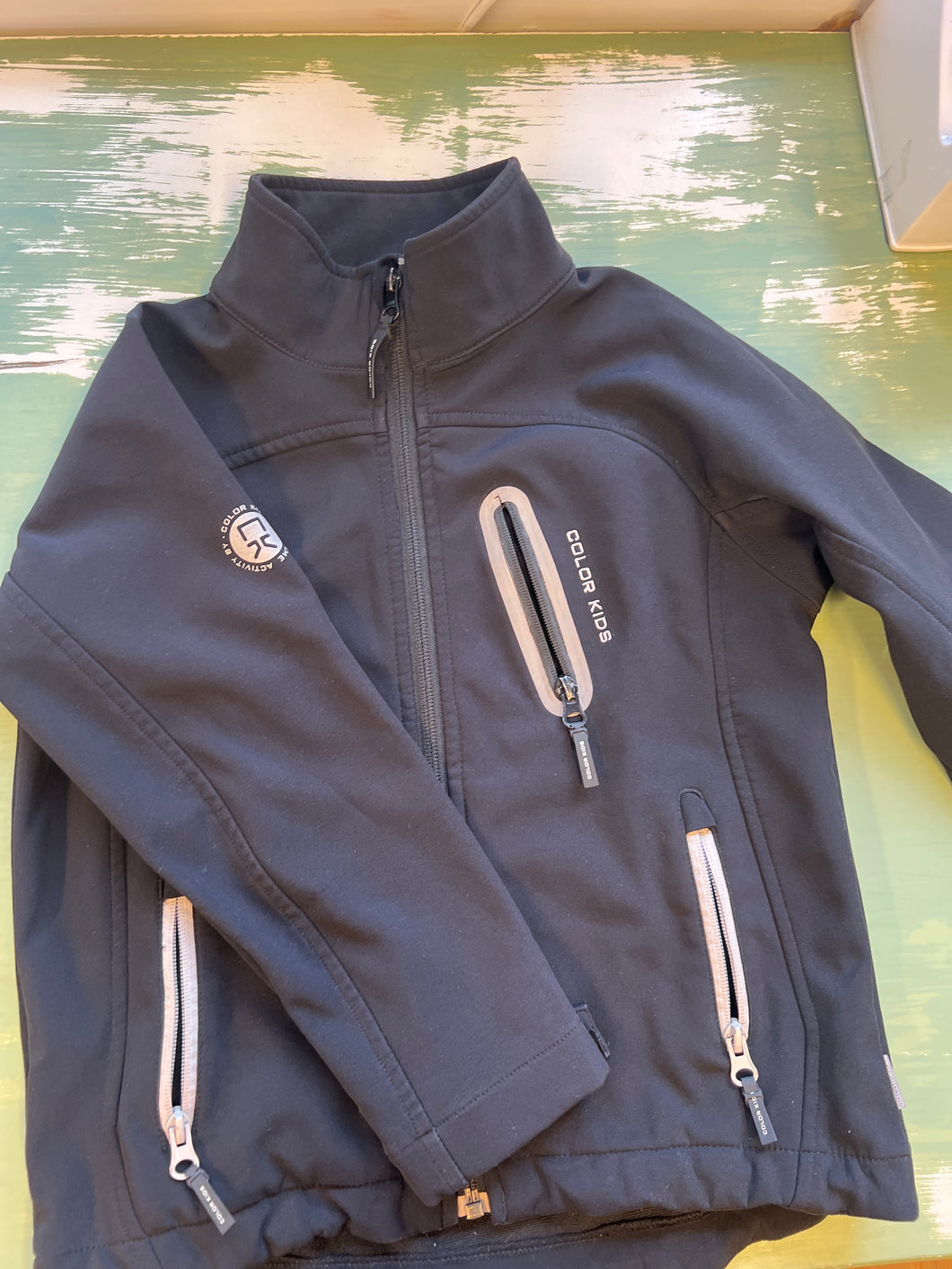 Svart jacka color kids 116/122