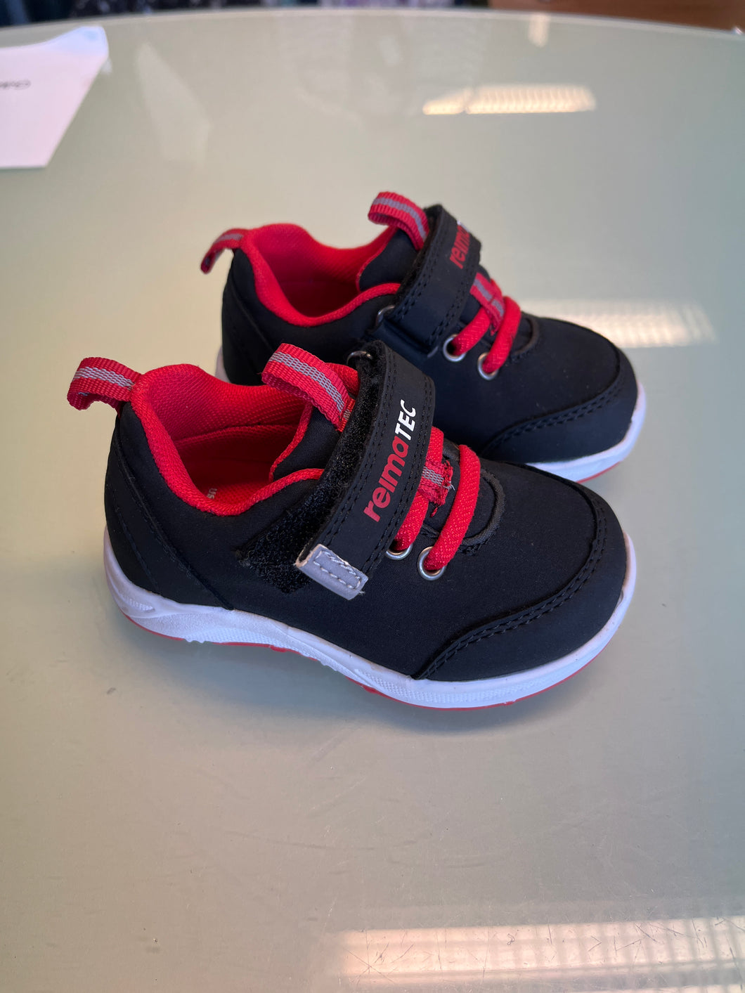 Svarta sneakers Reima 22